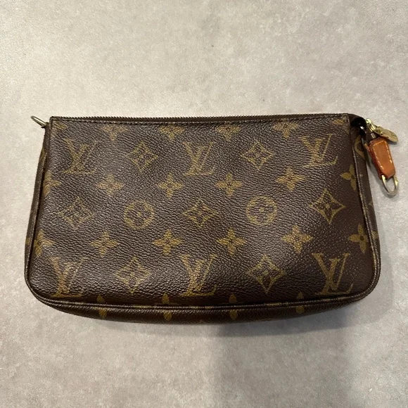 Louis Vuitton monogram pochette - Picture 6 of 11